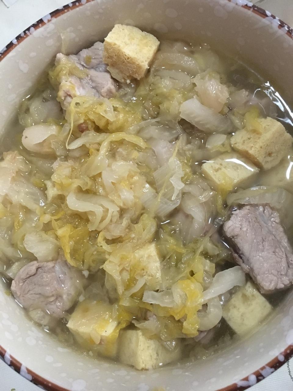 东北酸菜炖排骨