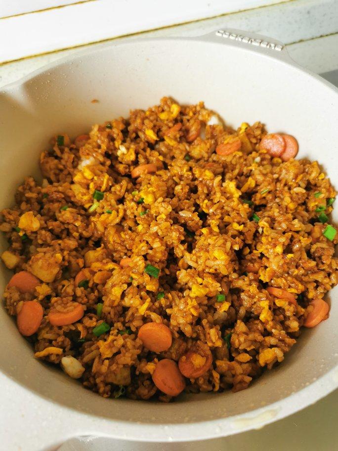 邻居抢着来我家吃土豆香肠炒饭，原来这么香！