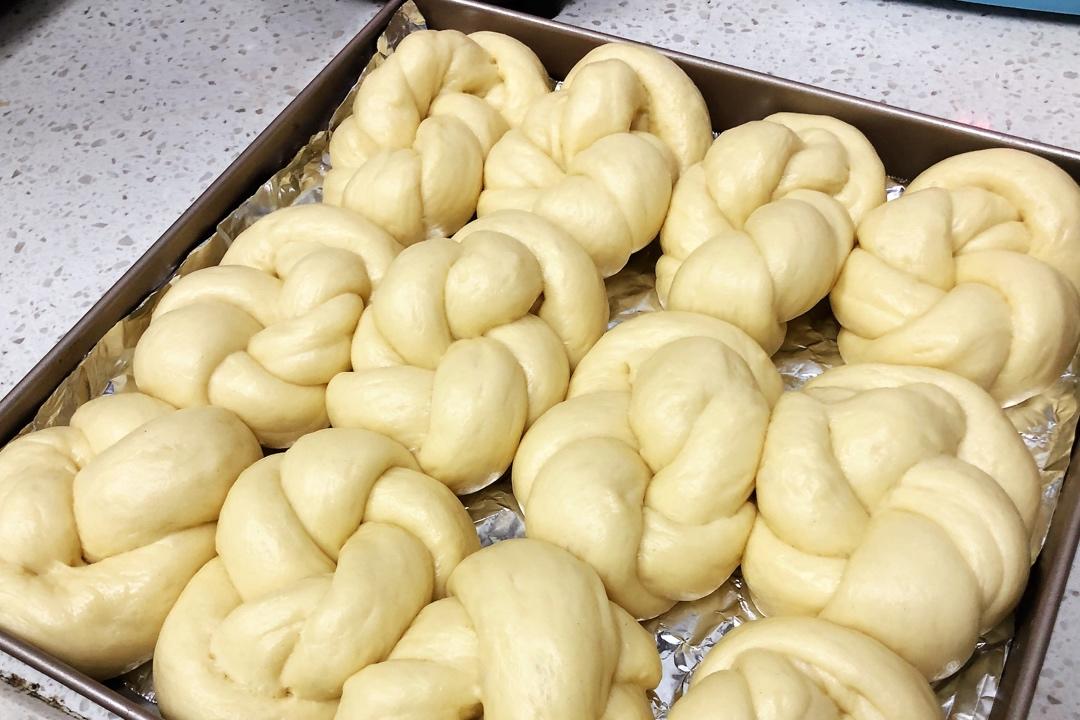 吃不腻的老面包 | 升级版更柔软绵密细腻水润 | 奶香十足可拉丝哟 | 爆炸好吃的早餐包