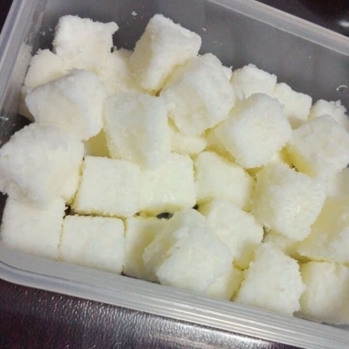 椰丝牛奶小方糕