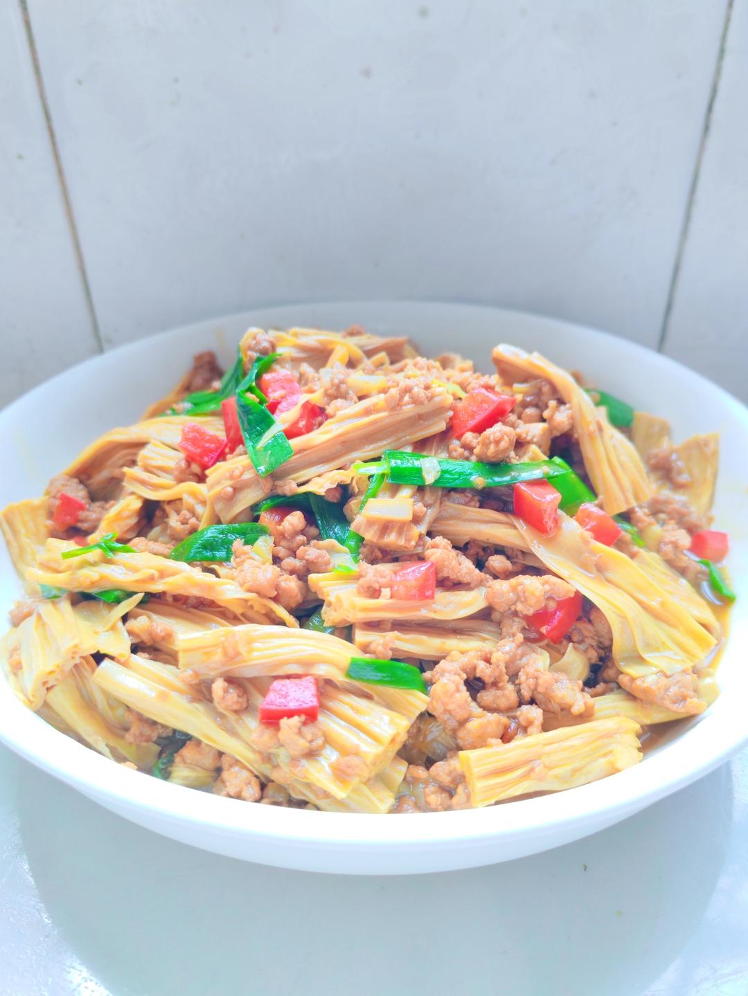 腐竹烧肉末｜家常下饭菜