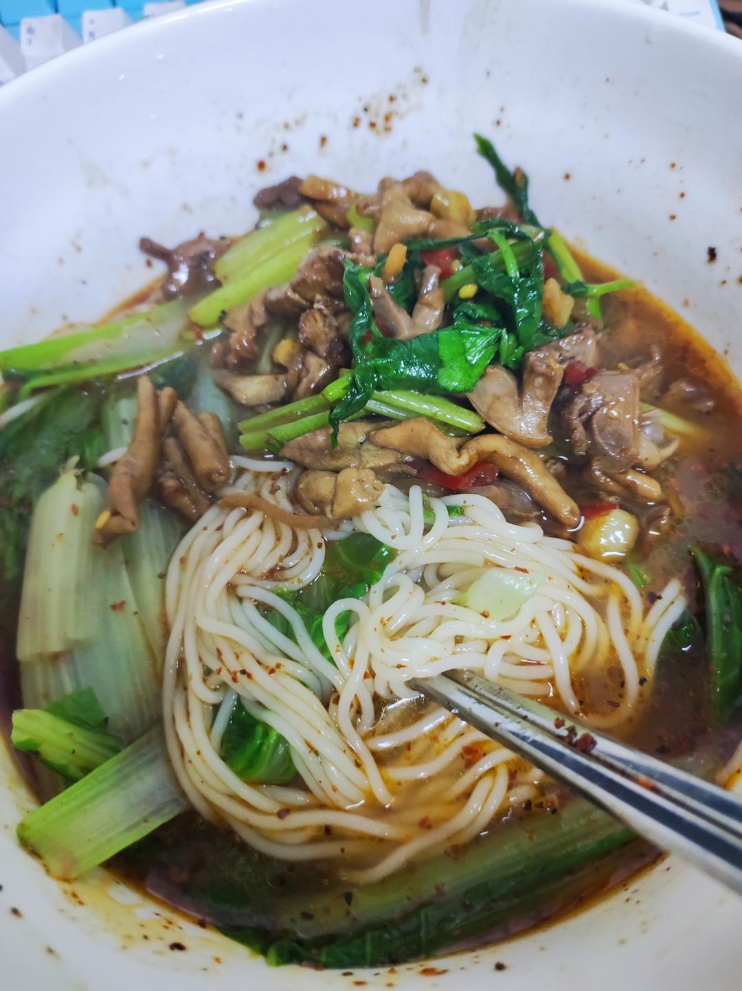泡椒炒鸡杂