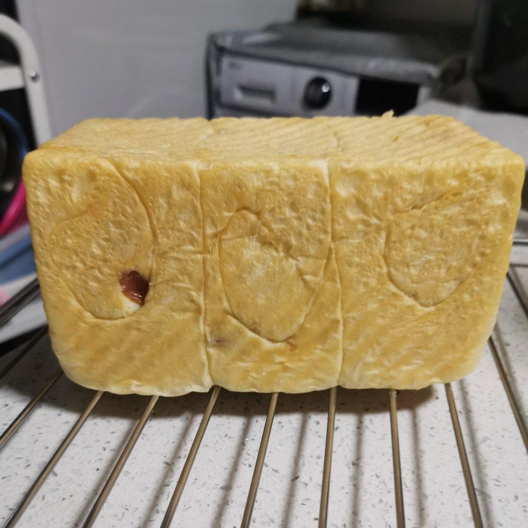 我最近每天做一个的葡萄干吐司，真的超松软好吃！