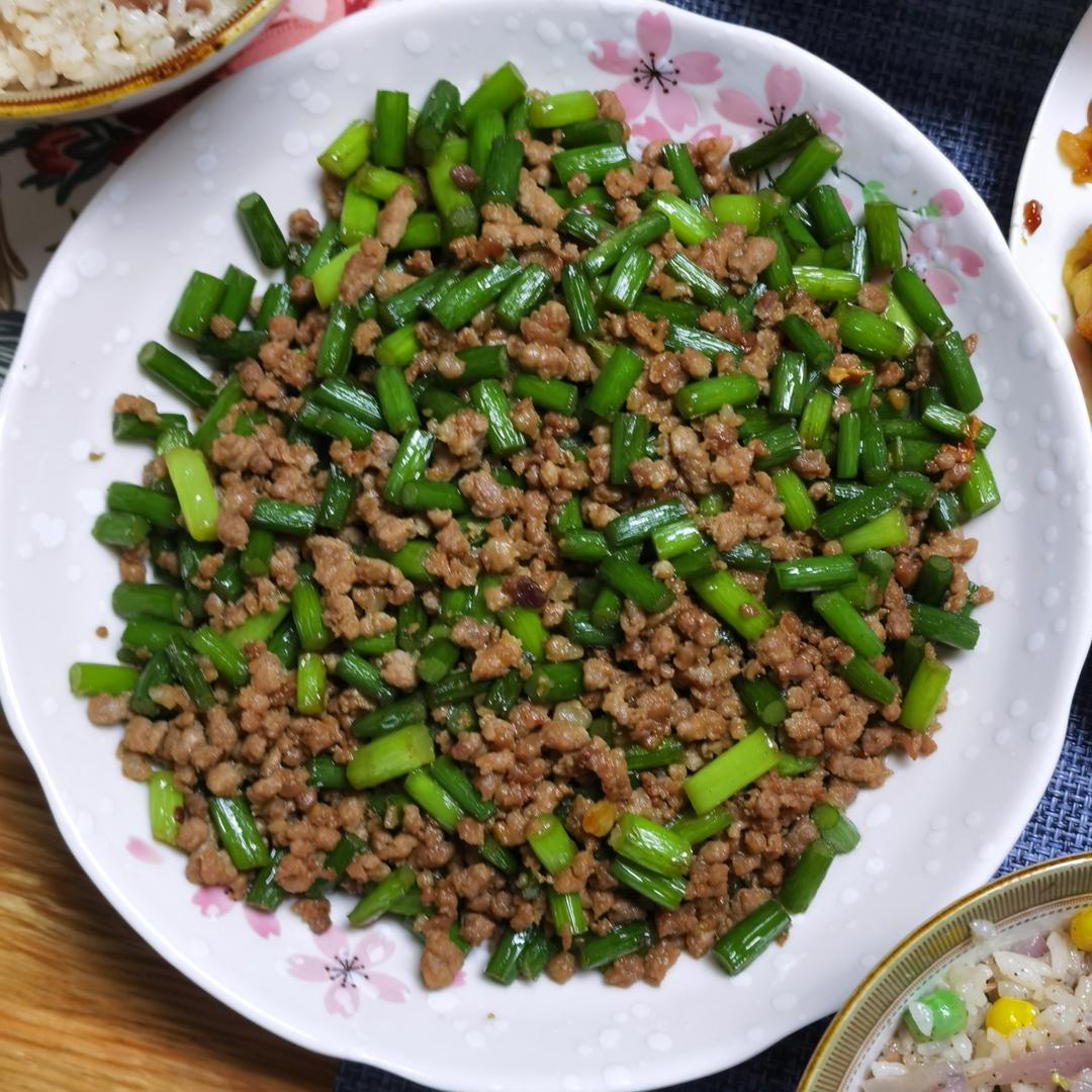 蒜苔炒肉末，三碗米饭都不够吃