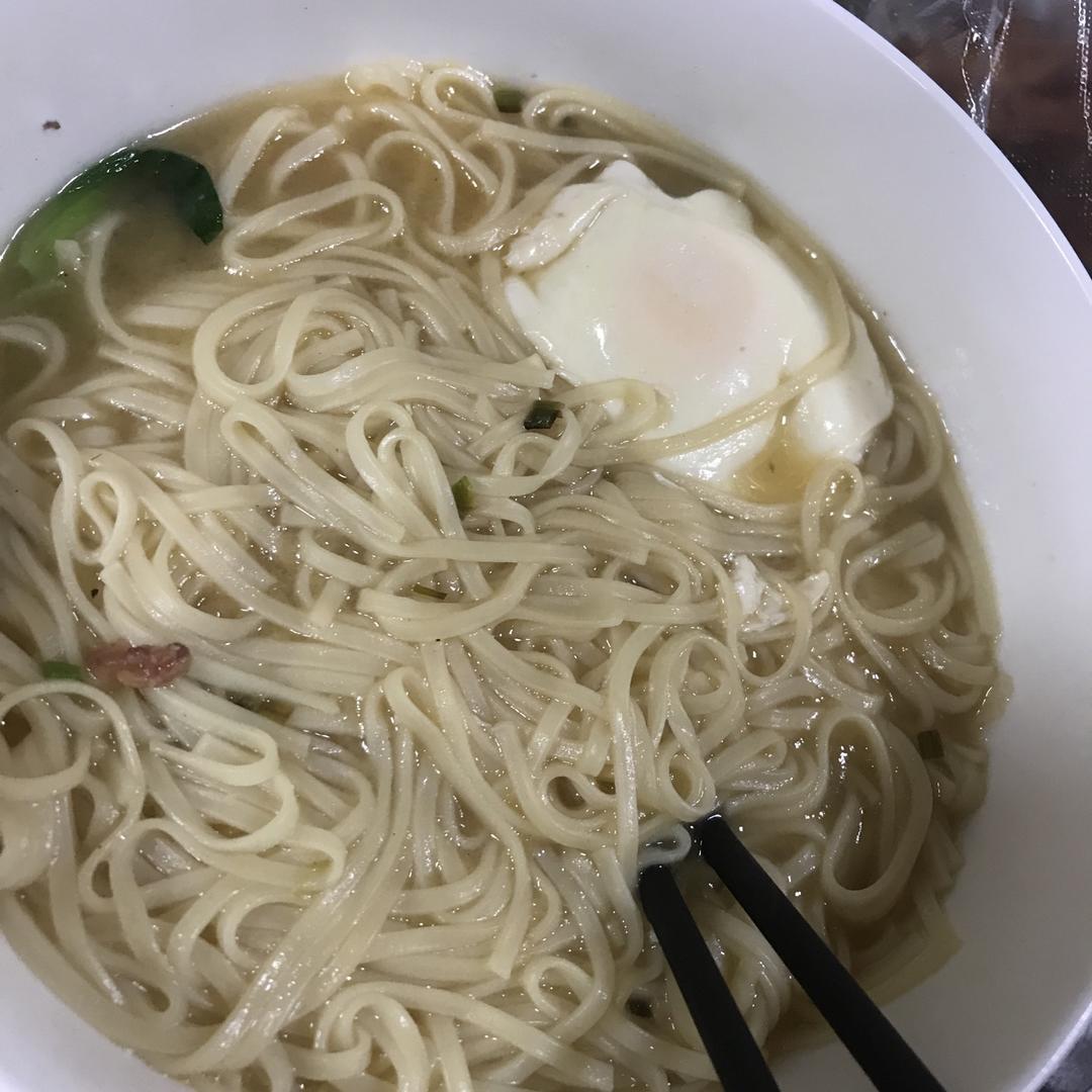 家常白菜挂面汤