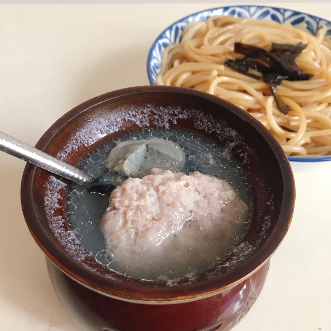 瓦罐鸡蛋肉饼汤