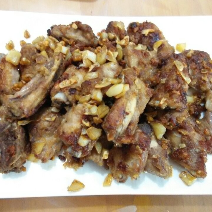 金牌蒜香排骨