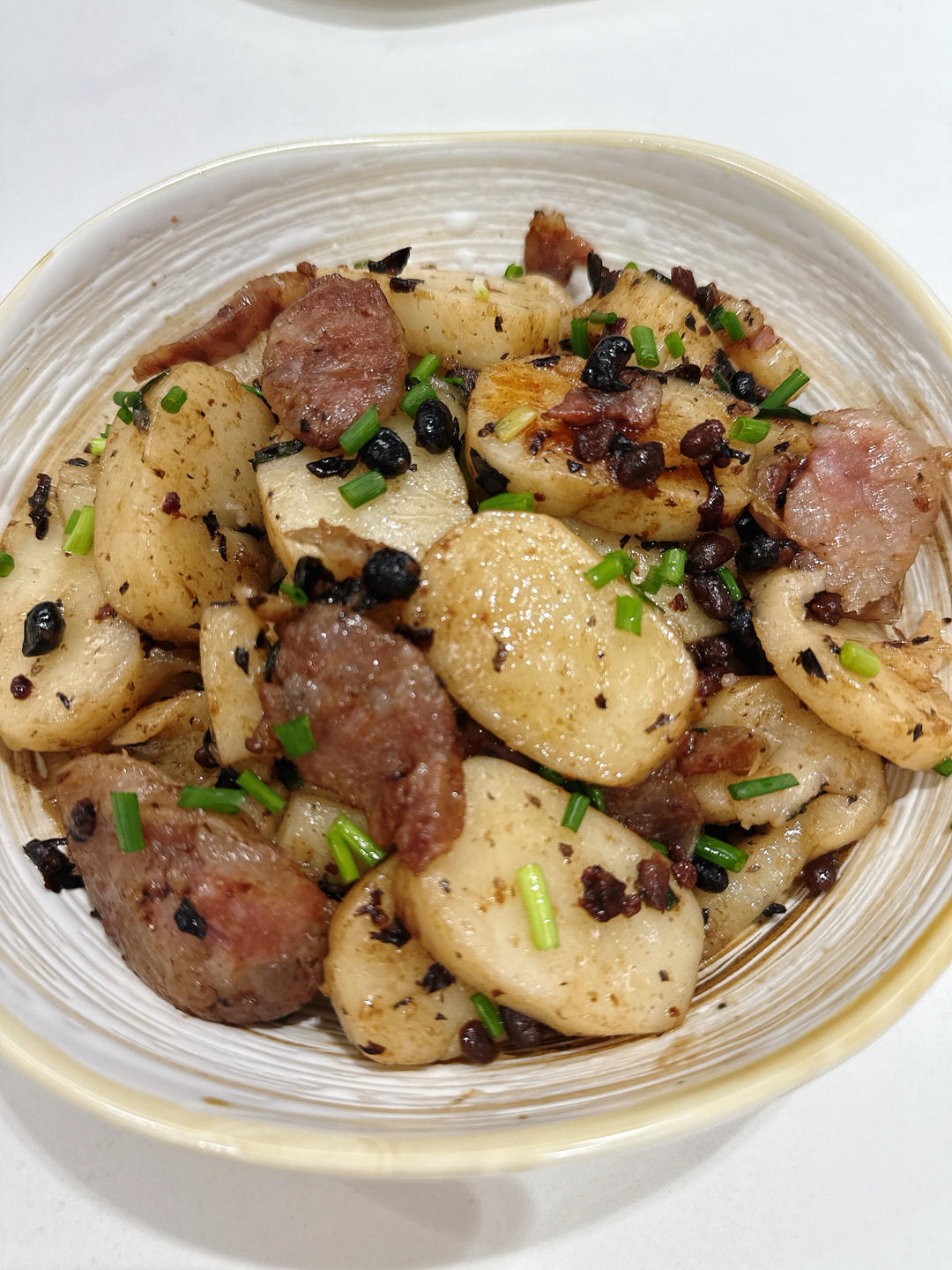 腊肠炒年糕（美善品版）的做法