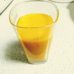 鲜榨芒果汁 Mango~的做法 步骤3