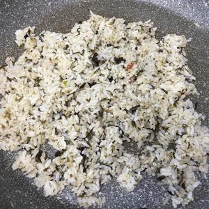 火腿杏鲍菇橄榄菜豪华炒饭的做法 步骤6