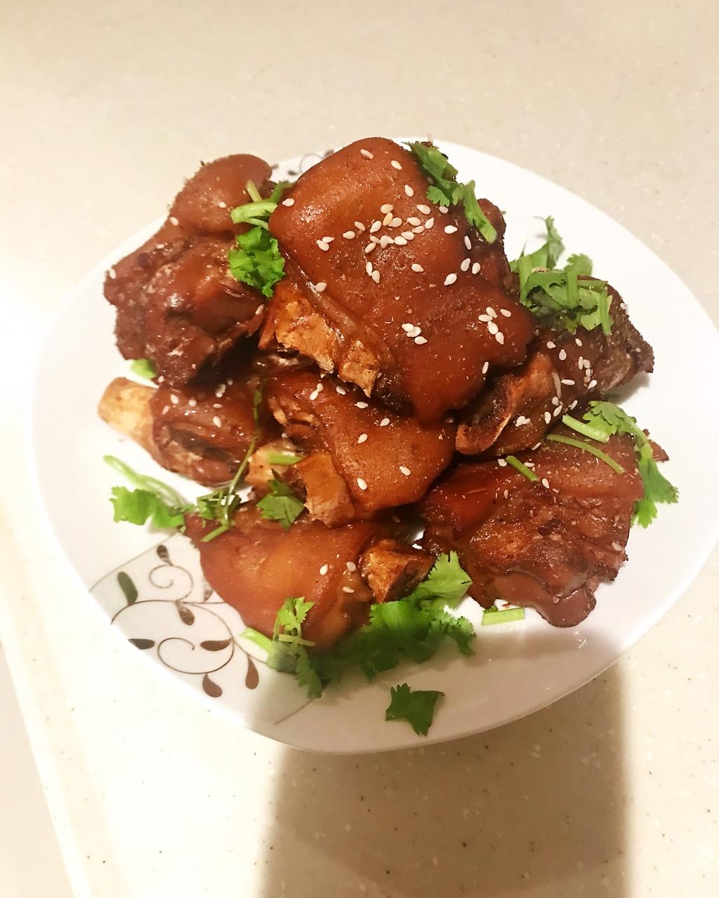 香酥烤猪蹄