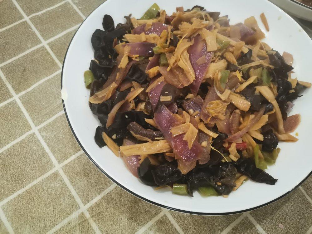 黄花菜木耳炒肉丝