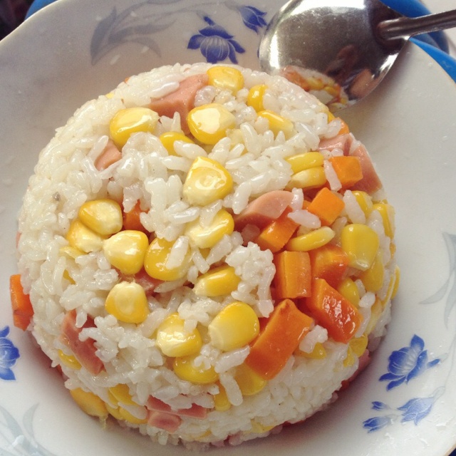 胡萝卜玉米炒饭