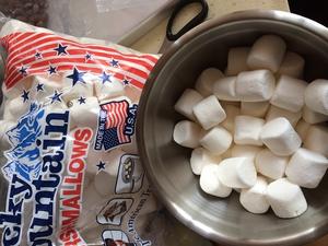 杏仁牛扎糖棉花糖版本的做法 步骤4