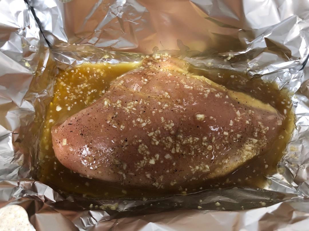 酷炫屌炸天好吃的煎鸡胸肉（香蒜蜂蜜煎鸡胸肉）