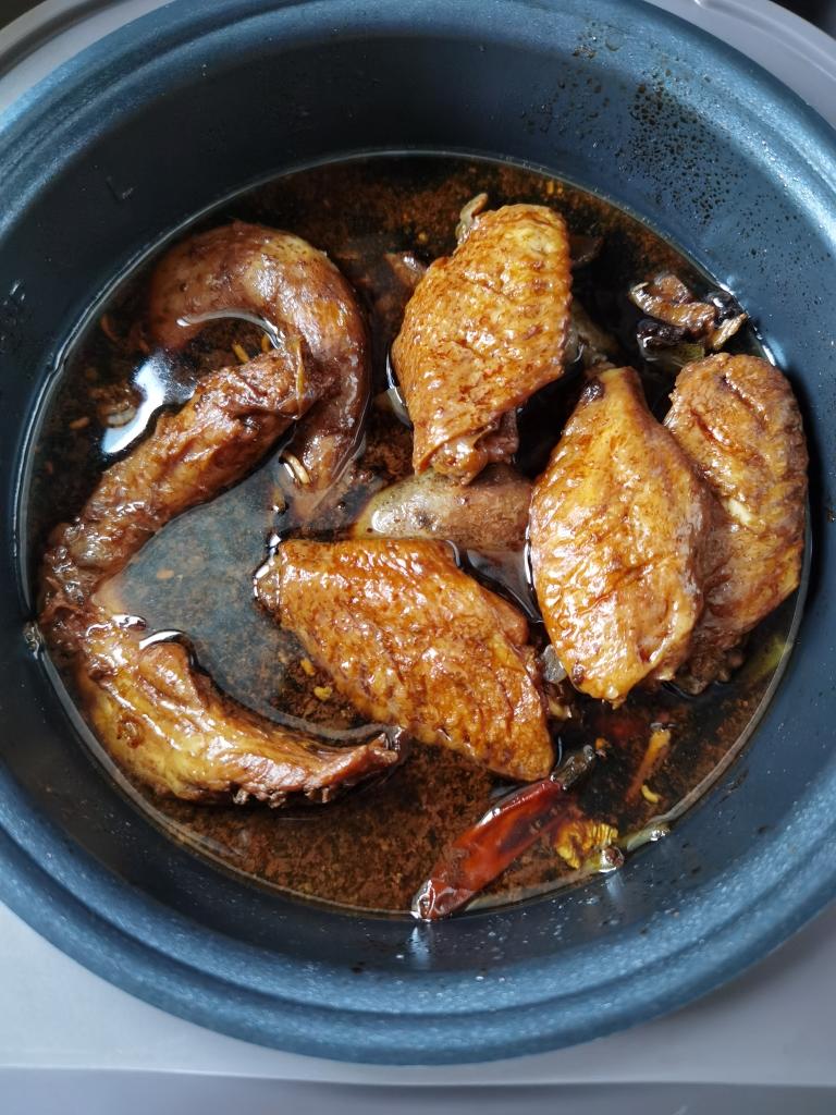不焯水不放油不炒糖色的电饭煲版私房山寨东坡鸡翅