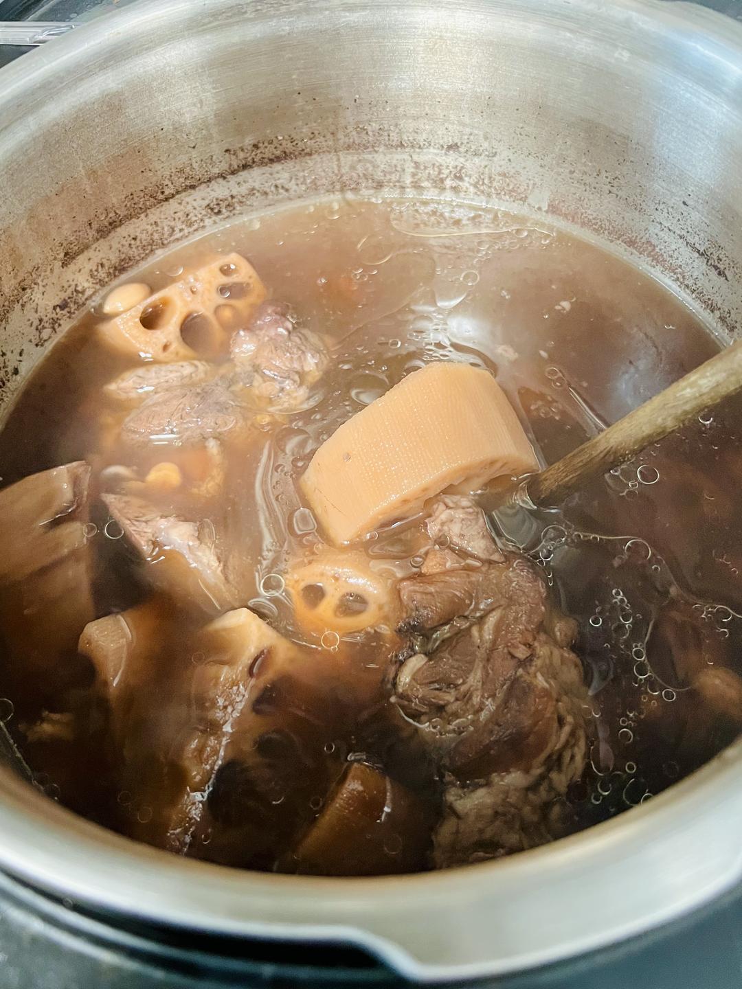 大骨藕汤（筒子骨）全家都吃喝