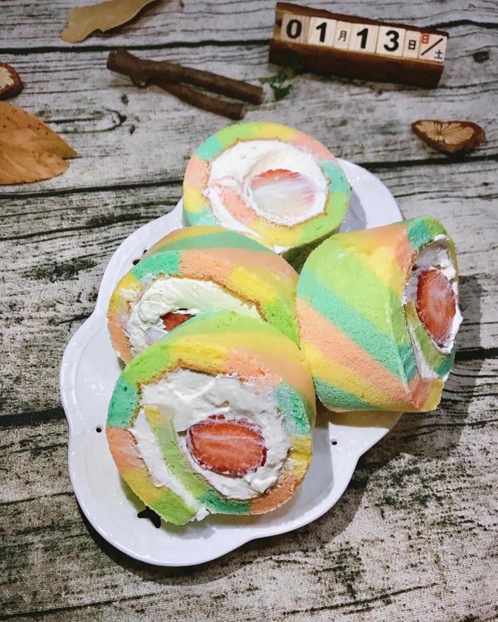 五彩斑斓的彩虹蛋糕卷   #皮黑森林#