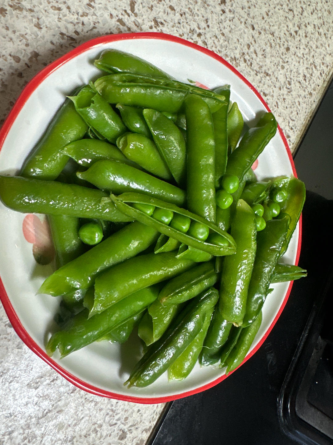 一口春天：水煮豌豆荚