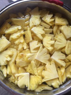 菠萝罐头的做法 步骤2