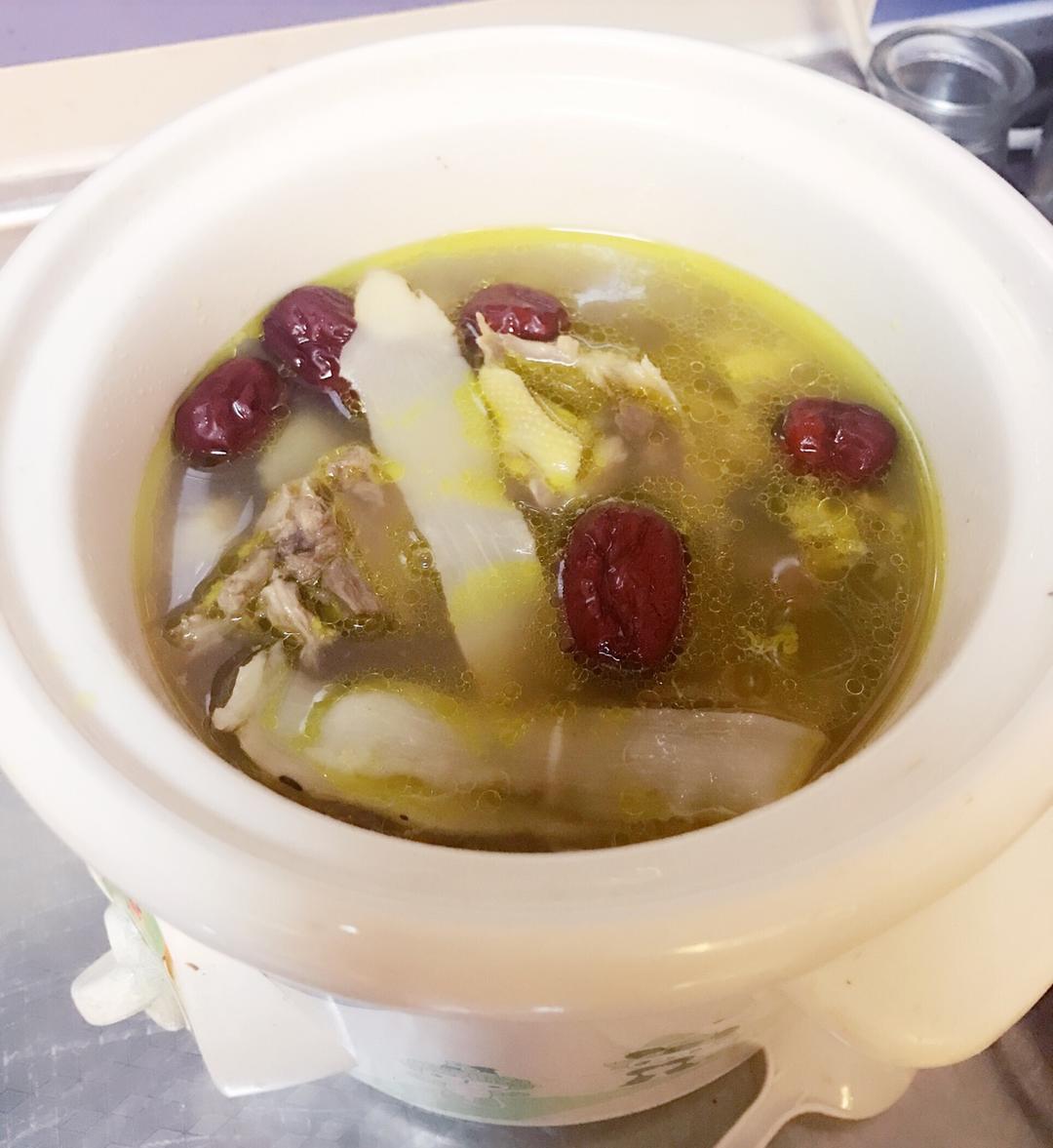 红枣枸杞乳鸽汤