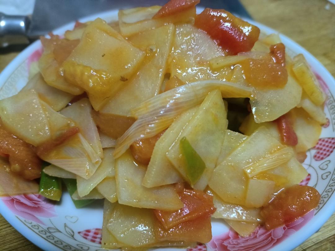 土豆片炒青椒西红柿
