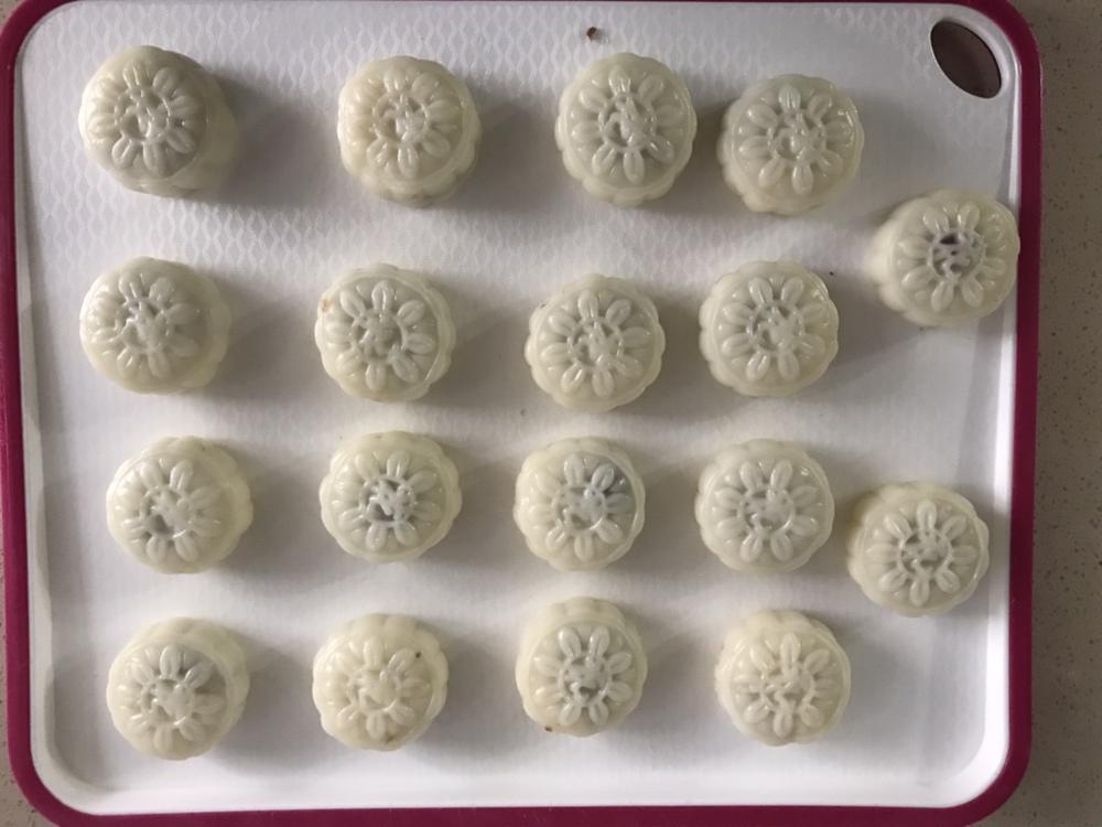 紫薯冰皮月饼