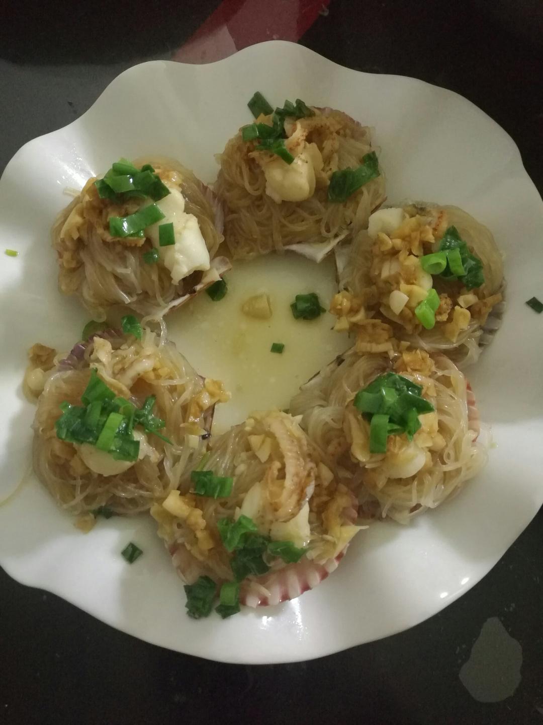 【视频】蒜蓉粉丝蒸扇贝