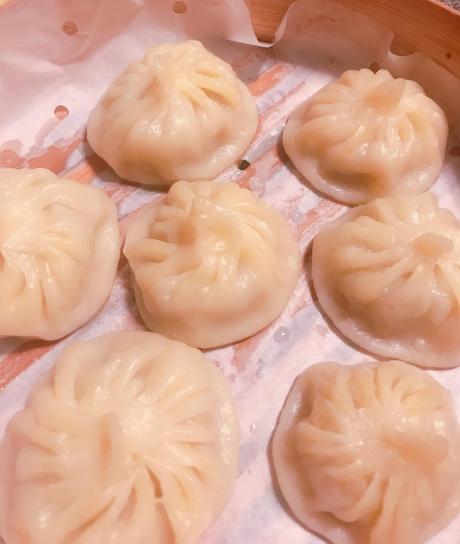 上海小笼包灌汤包
