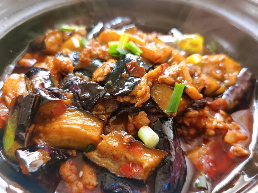 不用油炸超省油的鱼香肉末茄子煲
