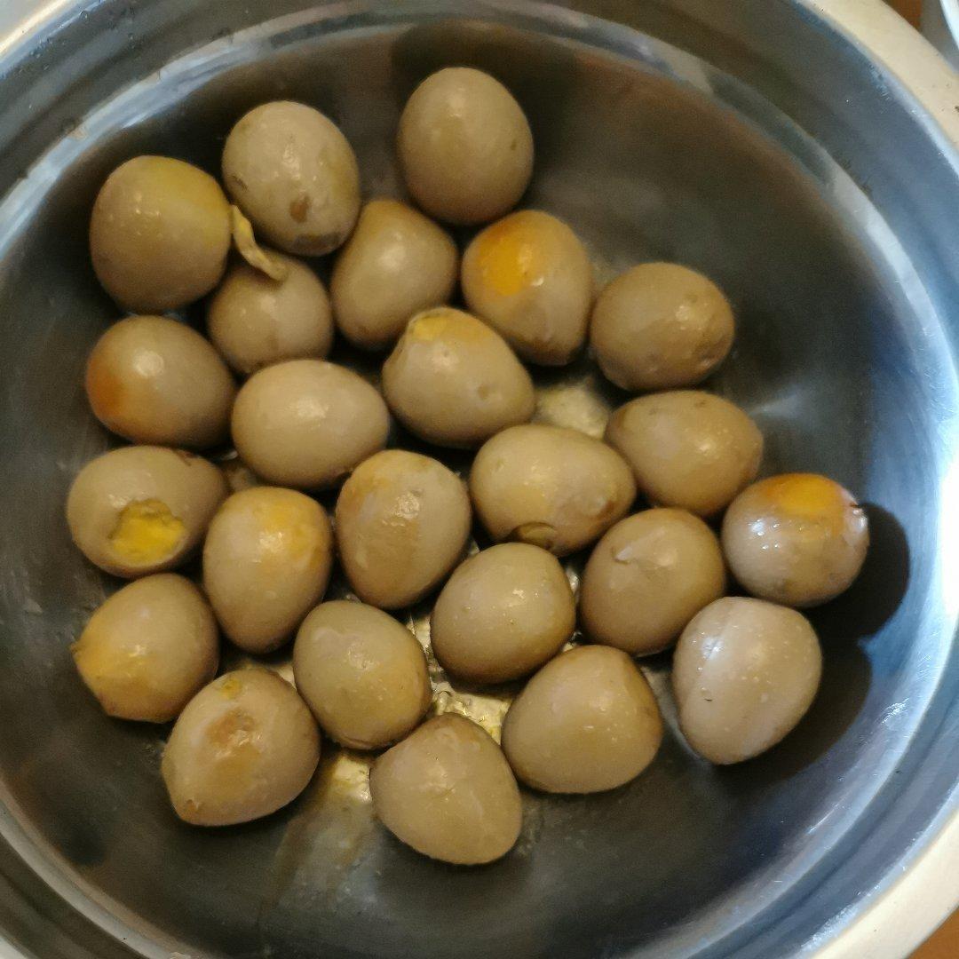 乡巴佬卤鹌鹑蛋