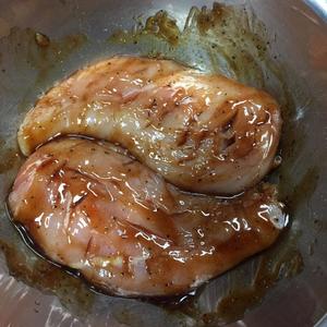 烤鸡胸肉（减肥食）的做法 步骤4