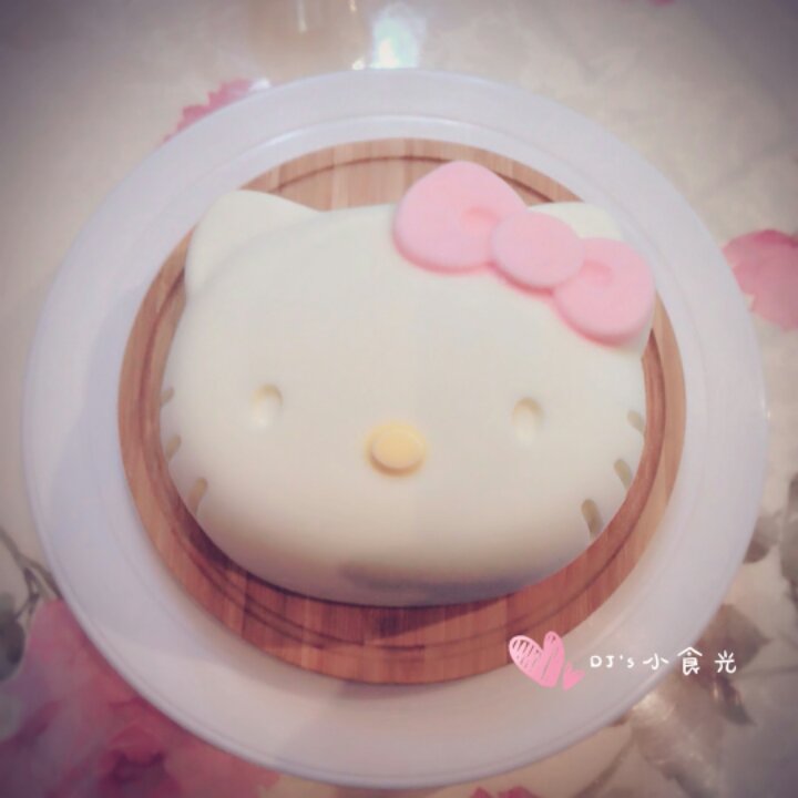 hello kitty 立体主题蛋糕——酸奶奶酪蛋糕