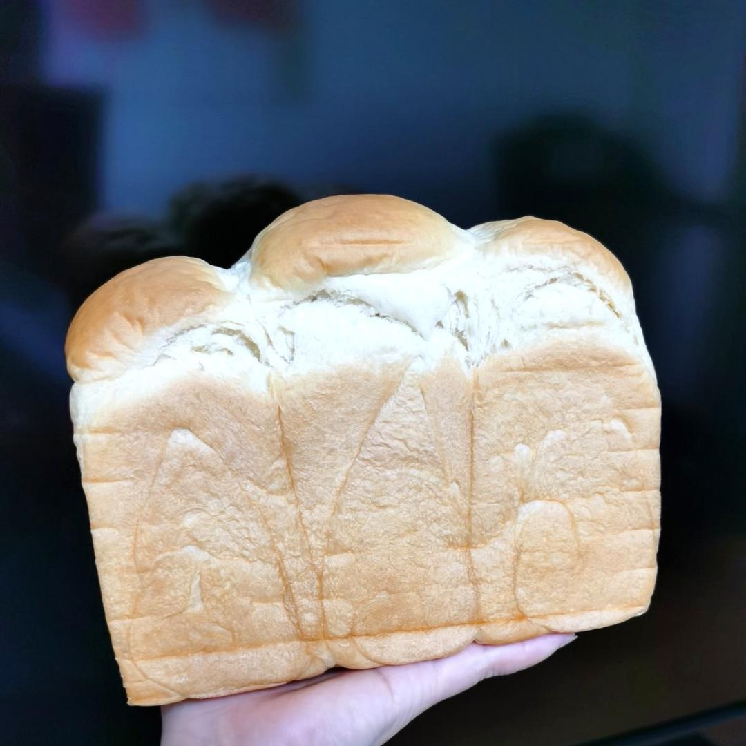 奶香纯粹的重料淡奶油吐司