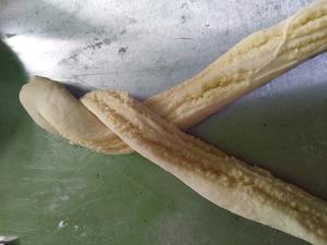 风炉食谱:椰蓉奶酥面包~中种法的做法 步骤7