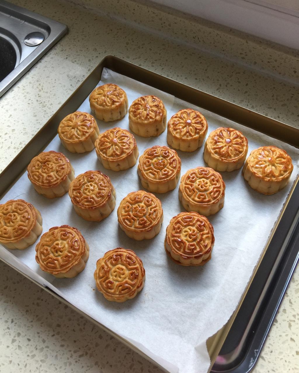 广式月饼——蛋黄莲蓉月饼