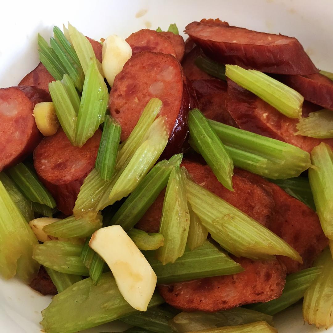 哈红肠西芹炒豆干