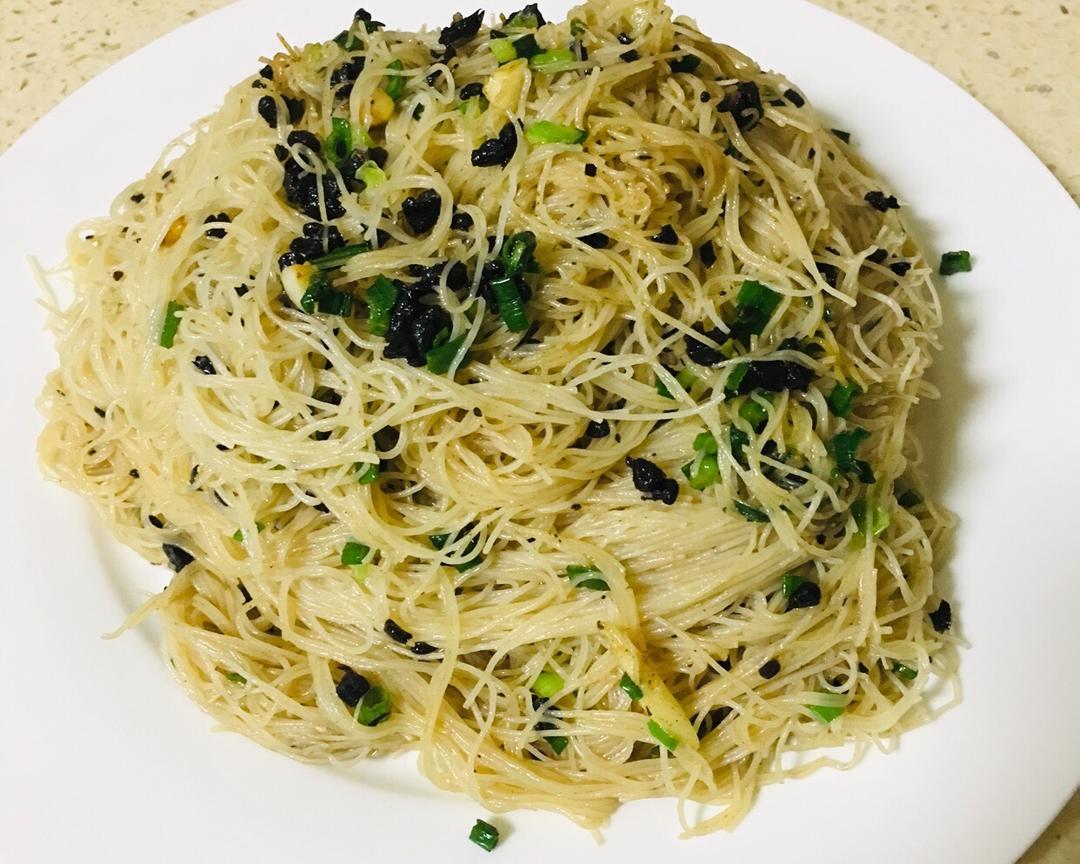 新兴榄角炒米粉(快手菜)的做法