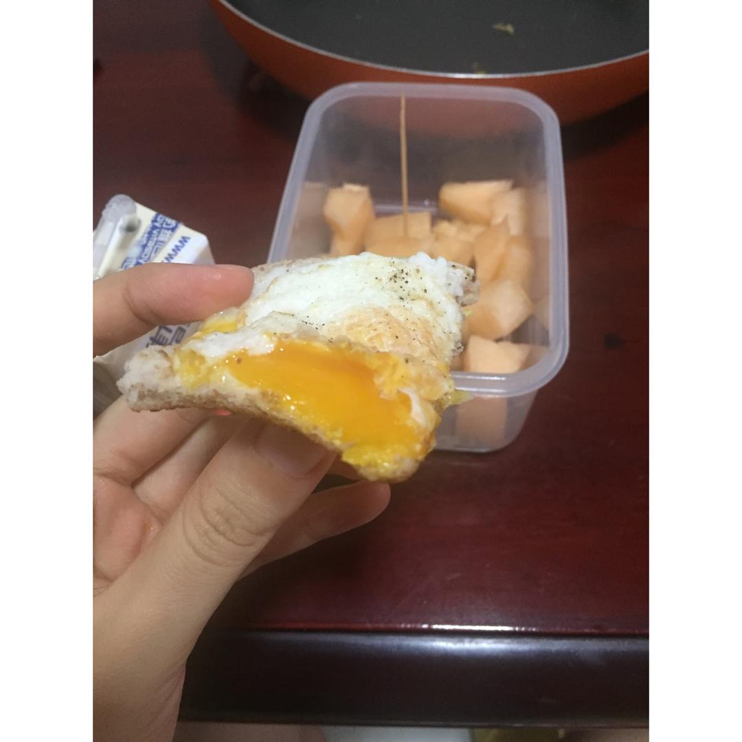 超简单的糖心蛋吐司