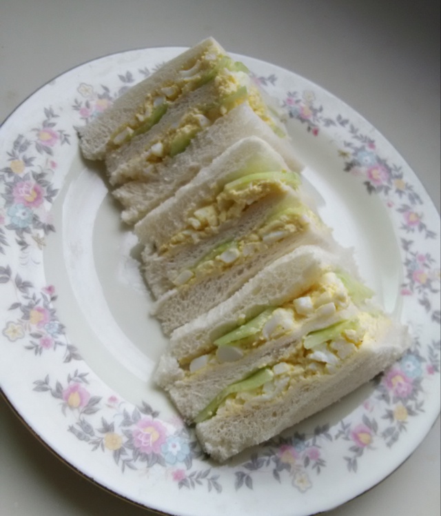 鸡蛋三明治