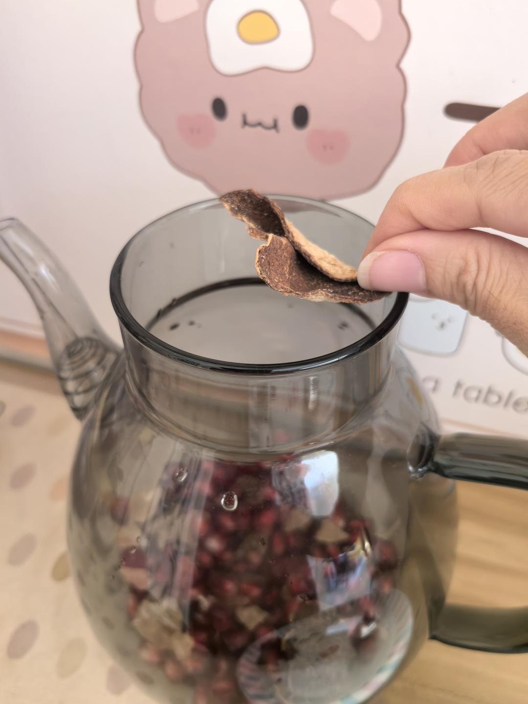 石榴煮茶的做法 步骤4