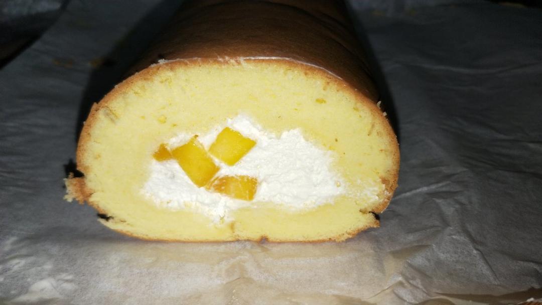 胖乎乎奶油芒果卷/不开裂不掉皮全过程详细图解烘焙视频/蛋糕篇6：「厚卷」