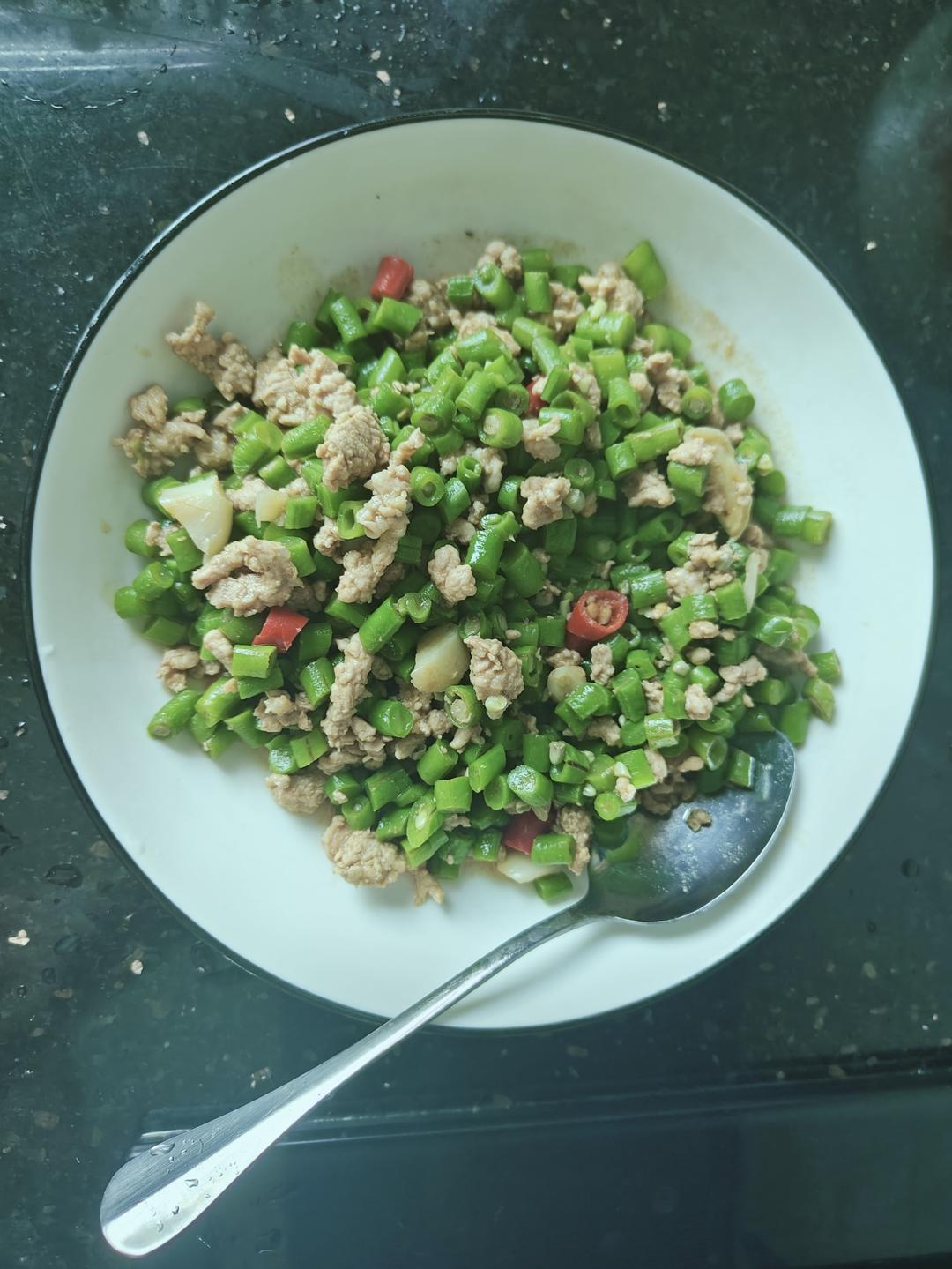 超简单的家常下饭菜猪肉末辣炒豆角