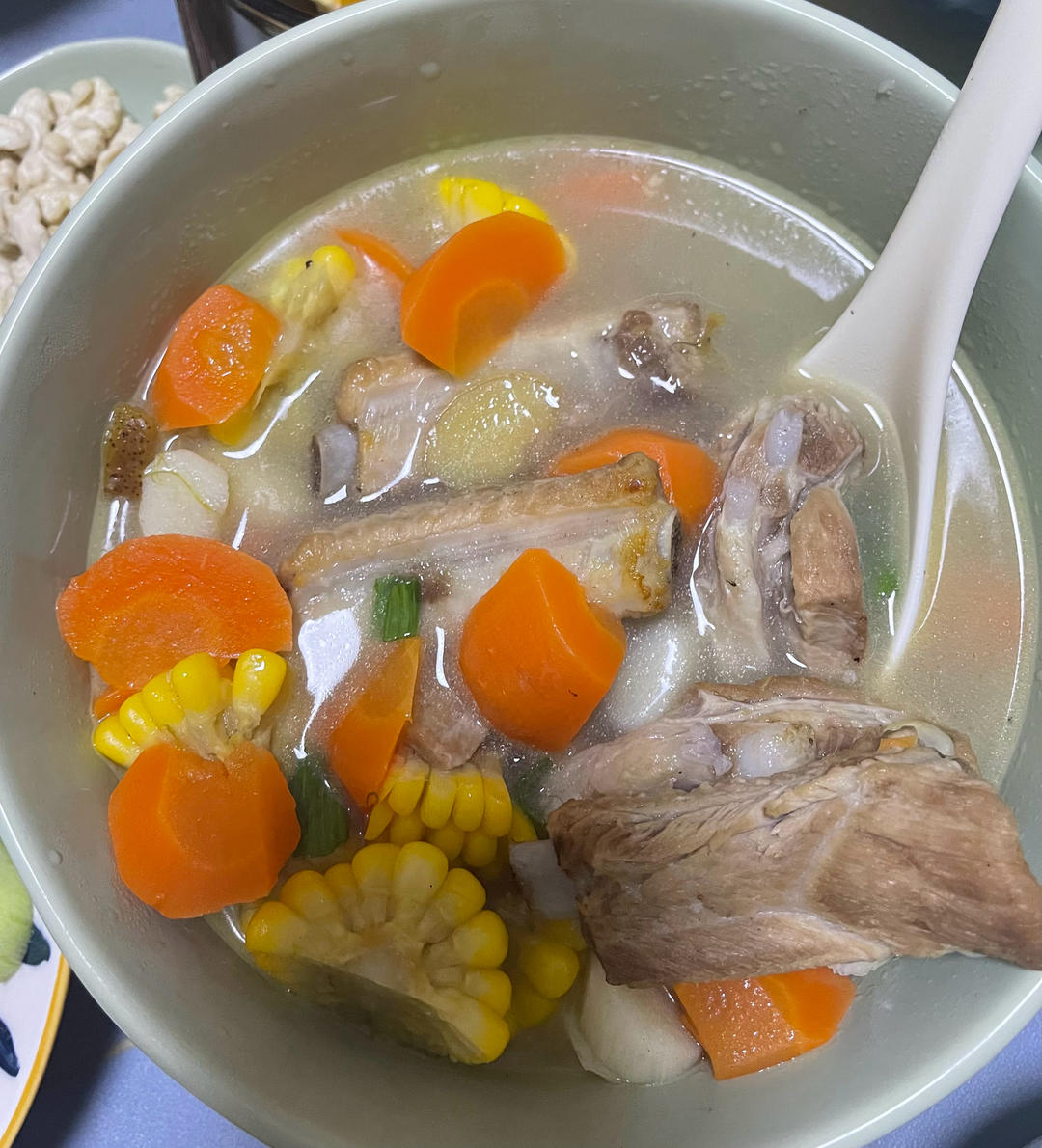 连吃三碗的玉米山药排骨汤