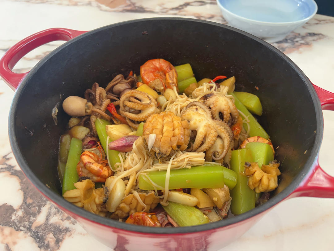广式海鲜啫啫煲食谱给大家挖来啦，成功率百分百