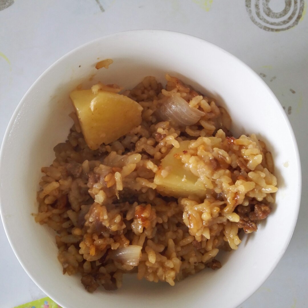 香肠土豆闷饭