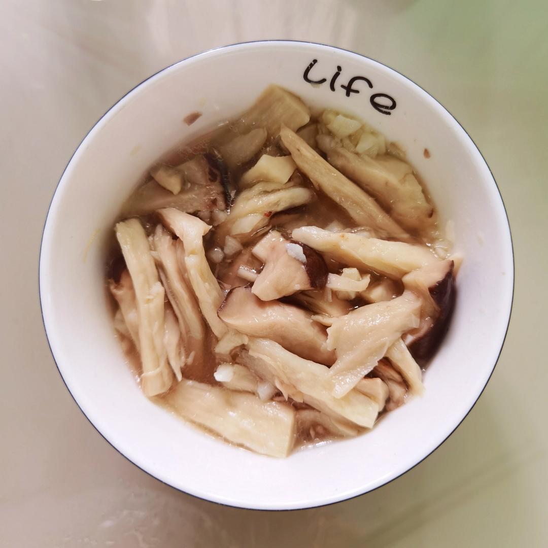 超简单又美味的蒸蘑菇