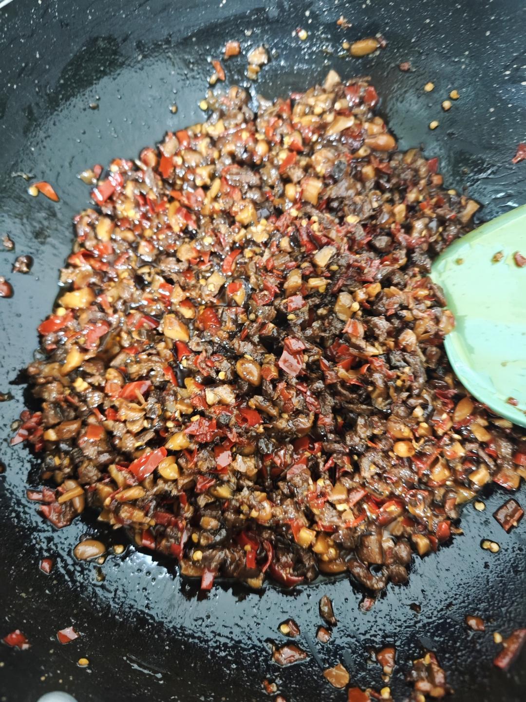 拌饭拌面绝佳的一款香菇牛肉酱