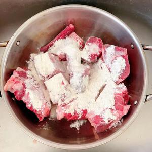 煲炖牛尾骨汤的做法 步骤1