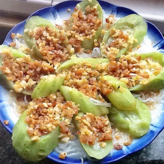 蒜茸粉丝蒸丝瓜